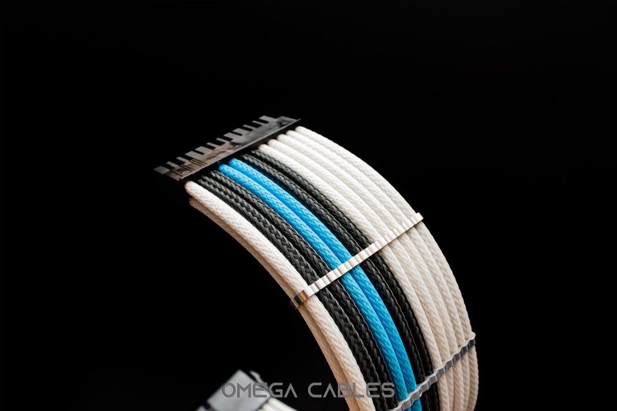 omegacables_jp's tweet image. 完璧な組み合わせでした
RIVIERA BLUE
CARBON BT1
XXX WHITE
#スリーブケーブル #customcable #modpc