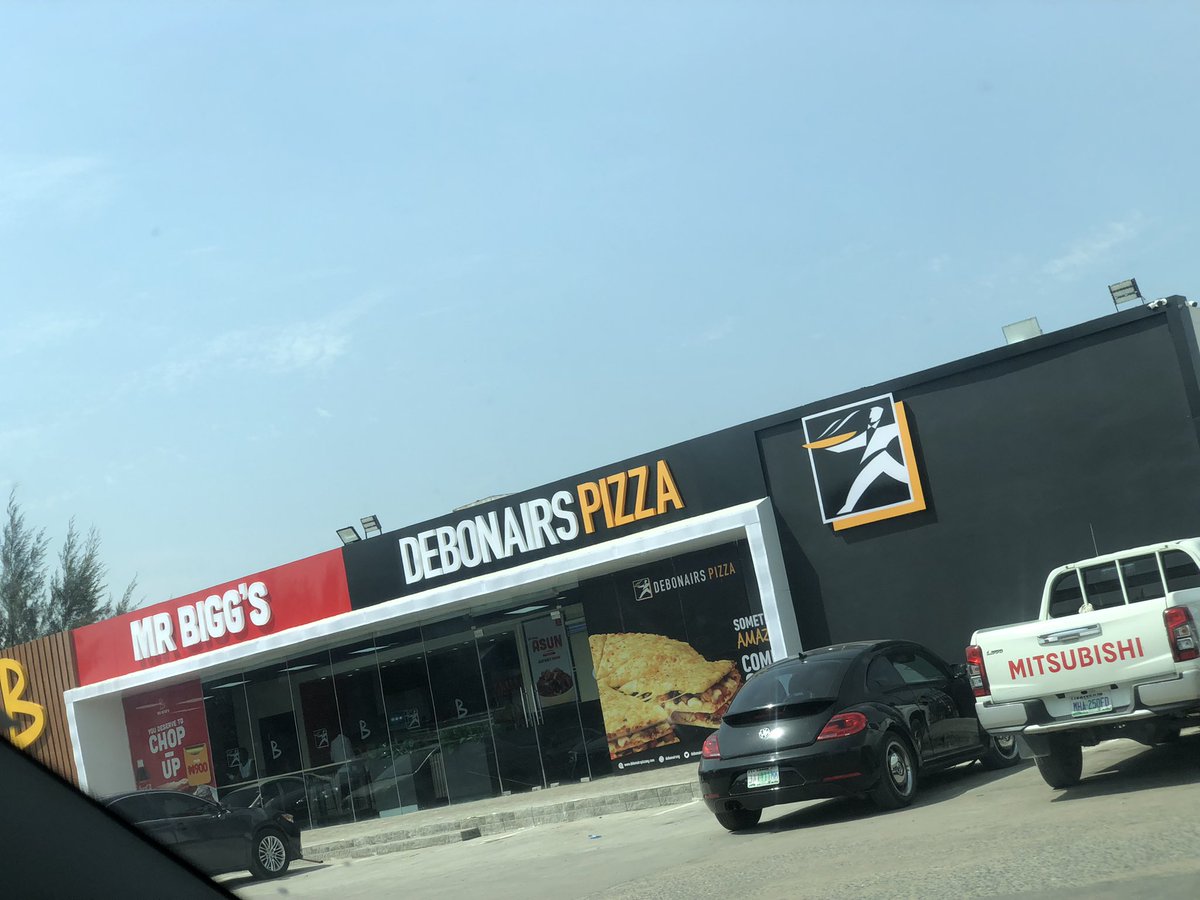 Bamiory's tweet photo. Is it just me? Or does everyone also think this partnership/collaboration is super cool, and it’s going to really help both brands boost sales and all?  @DebonairsPizza #mrbiggs #TrendingNow https://t.co/TKPGqJVg3t