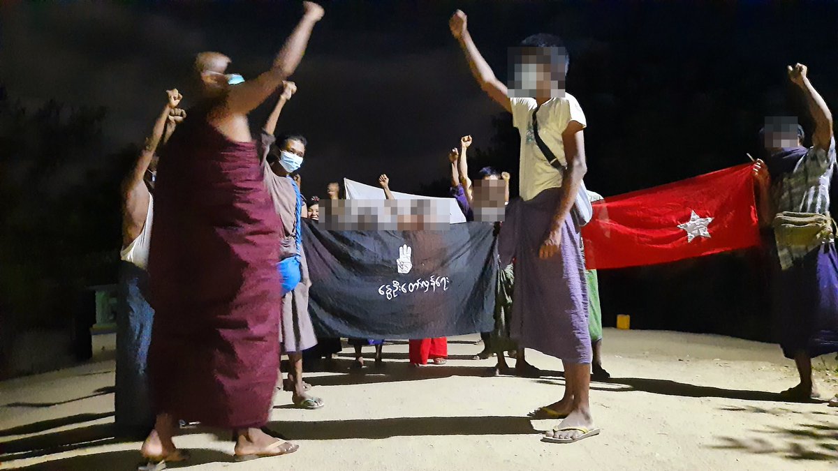 Wamtha2021's tweet photo. အကြမ်းဖက်စစ်အာဏာရှင်ကိုနေ့စဥ်တော်လှန်နေတဲ့ အသံမတိတ် အလံမလိပ်တဲ့ ပြည်/ခွန်သပိတ်...

#WarCrimesOfJunta 
#HelpMyanmarIDPs #WhatsHappeningInMyanmar 
#Nov16Coup

#အရေးတော်ပုံအောင်ရမည် 

#အဂ္ဂဝံသ https://t.co/3kq3FfV1q9