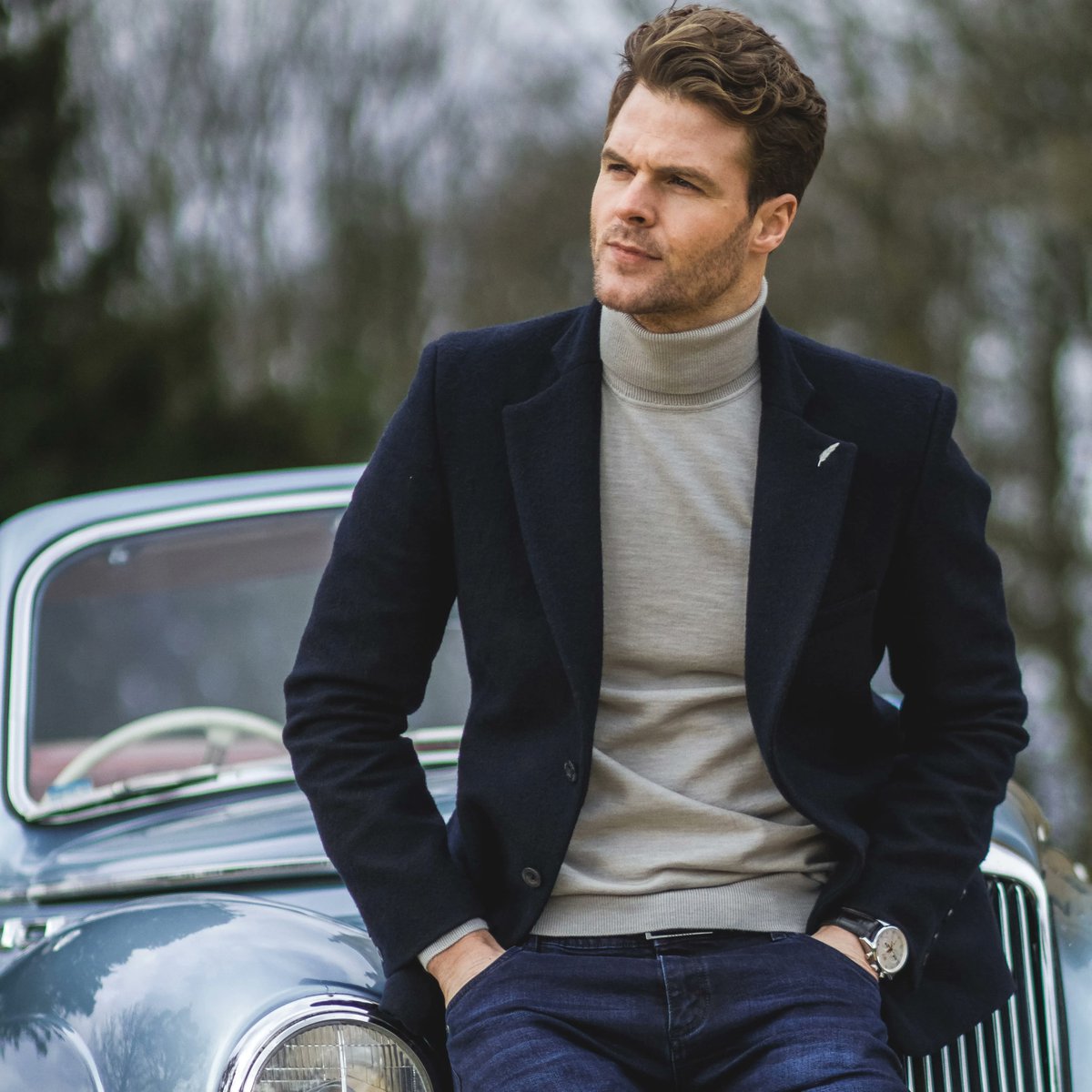 A wool blazer layered over a merino knit is the perfect combination for upcoming colder months.  
#benedictraven #perfectcombination