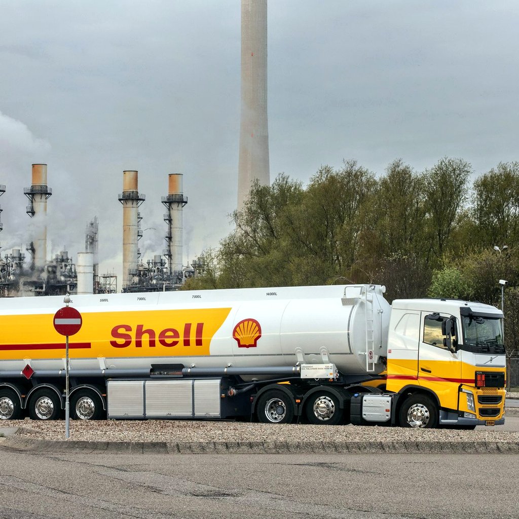 Kampuni ya SHELL ndiyo iliyotufanya watazania tukazoea kila petrol station tuseme tunaenda sheli😂😂😂