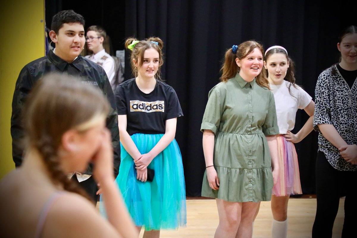 SmithillsSchool's tweet photo. MATILDA 📚

Special thanks to our ex-pupil, Nicole Davies who helped out last night to warm up our cast of Matilda.

It was lovely to see you and hear how well you are getting on since leaving Smithills School.

#matildathemusical #matildajr #performingarts #production #theatre https://t.co/KY0w0VGf0Z