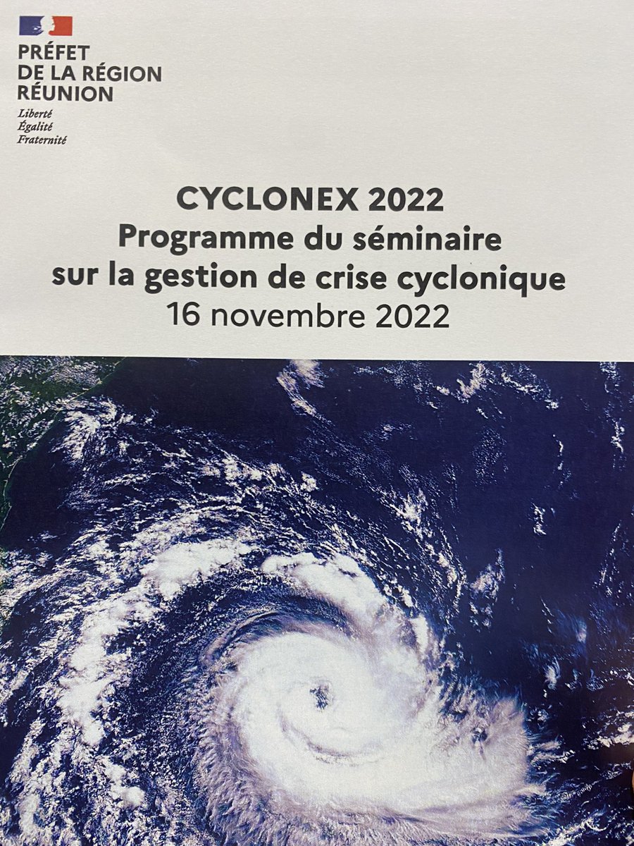 JF_Finck's tweet photo. @EDF_Reunion présente son organisation de crise cyclonique ADEL au séminaire CYCLONEX organisé par le @Prefet974
💨🌊⛈ https://t.co/FiNWzaZy6f