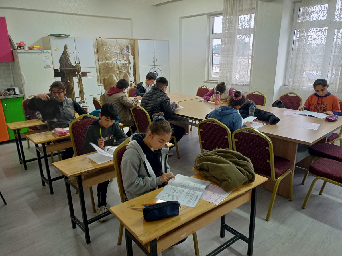 GevenceO's tweet photo. Başarıyı Artırma Projesi kapsamında 8. sınıf öğrencilerimize yönelik her hafta  gerçekleştirdiğimiz LGS deneme sınavını ara tatilde de devam ettirdik. @gul_davut @gantepvaliligi @yasintepe @Gaziantep_MEM @Cgnde @NizipilceMEM https://t.co/fs7TsJwLbZ