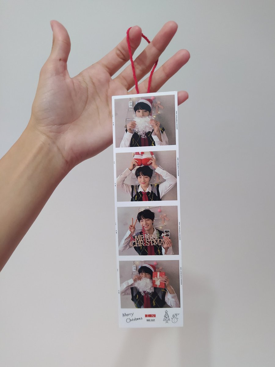 hwtekin's tweet photo. Olhem que pitico o phototrip que eu fiz, vou usar pra pôr na árvore de natal e depois usar como marca página ou colar na parede mesmo ❤️

Inclusive fiz de todos os membros se vcs quiserem é só me seguir na lojinha no insta q vou postar nos comentários ೃ* https://t.co/CEgFlAyT73