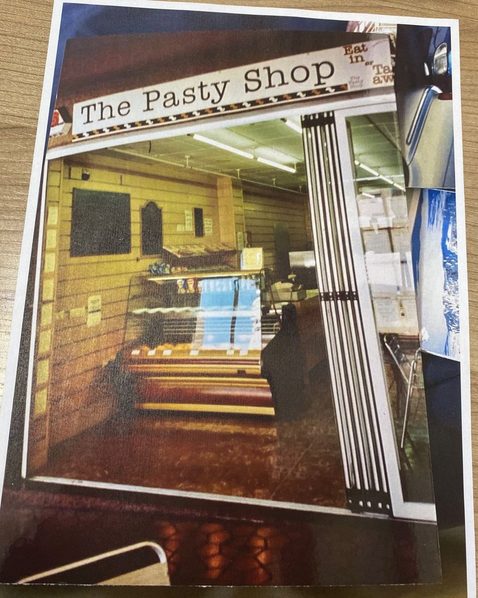 CarrsPasties's tweet photo. Look what we’ve found in the archives! It’s a picture of the shop in Spain where you could get Carrs Pasties! 🤩 😜 🇪🇸 
Maybe one day we’ll have Carrs Pasties shops all over the world! 🌍

#carrspasties #lifejustgotbetter https://t.co/dQ5CJh3XEL