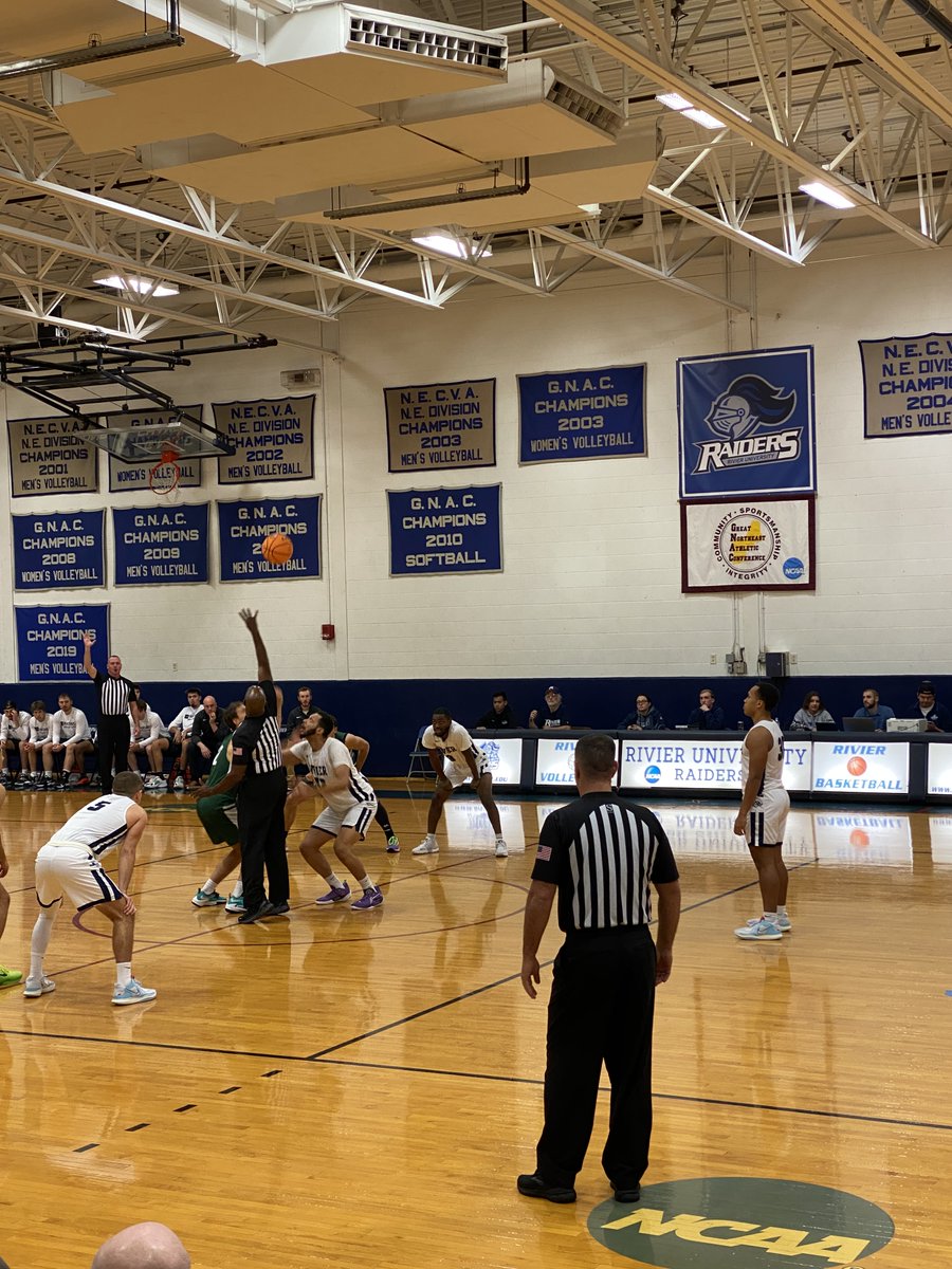 GHS_BoysHoop's tweet photo. First home game for @RivierMensHoops last night.. Happy to see @RobensonBaguidy get the start &amp; competing at the next level! #getBetter https://t.co/4nqfTlyJiI