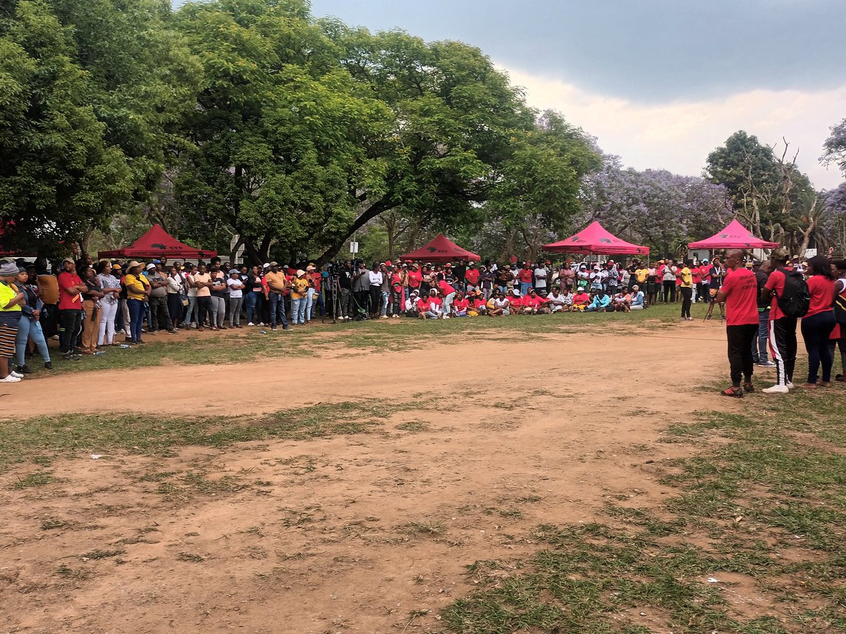 NkatekoEnigma's tweet photo. Current situation at Mkhondo Municipality. The EFF welcoming ANC former councilors of Mkhondo. On stage is TG @OmphileMaotwe and Chairperson @collensedibe

Kula EFF Kula ✊🏿 https://t.co/oJDuxAcrnO