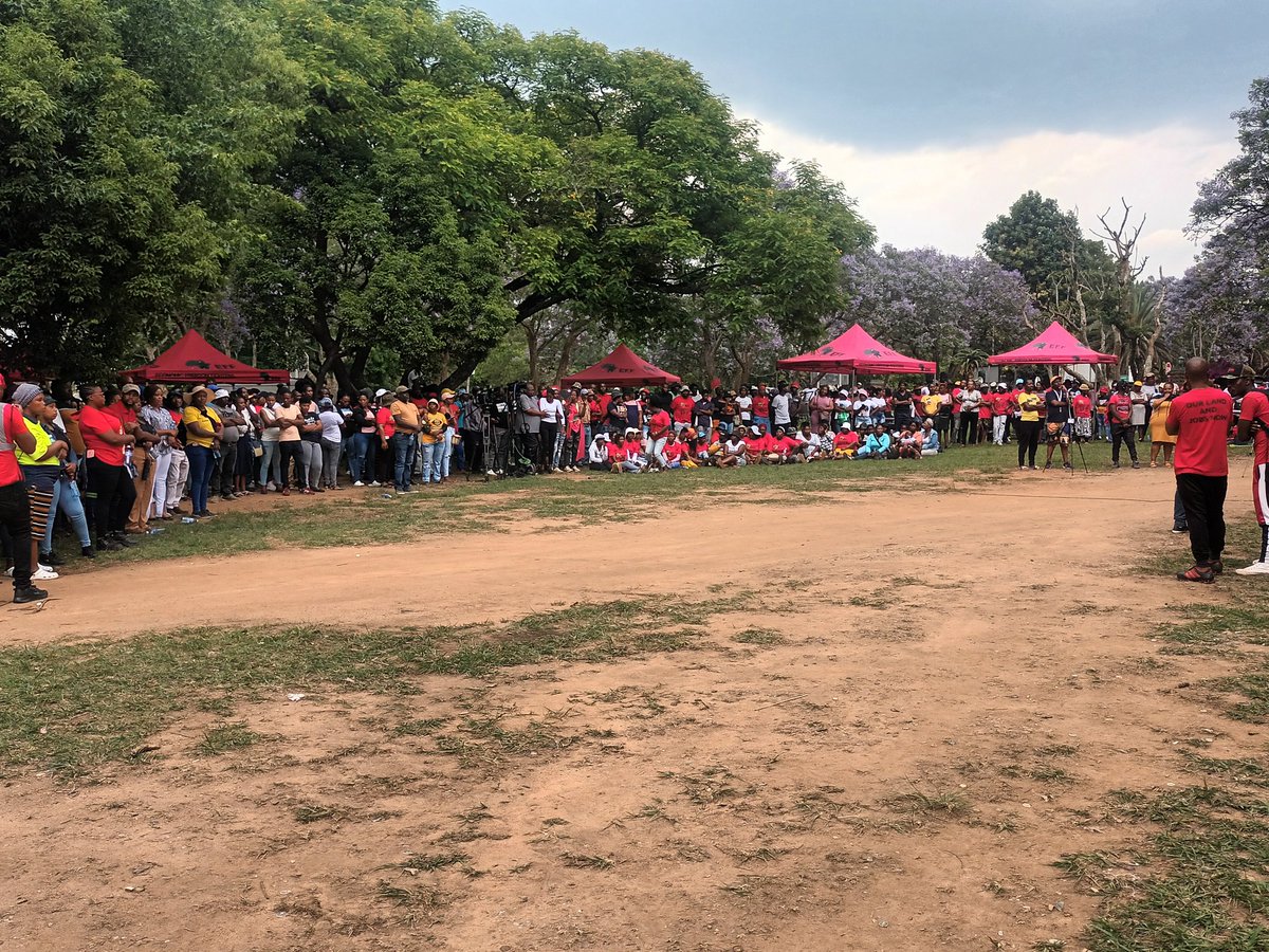 NkatekoEnigma's tweet photo. Current situation at Mkhondo Municipality. The EFF welcoming ANC former councilors of Mkhondo. On stage is TG @OmphileMaotwe and Chairperson @collensedibe

Kula EFF Kula ✊🏿 https://t.co/oJDuxAcrnO