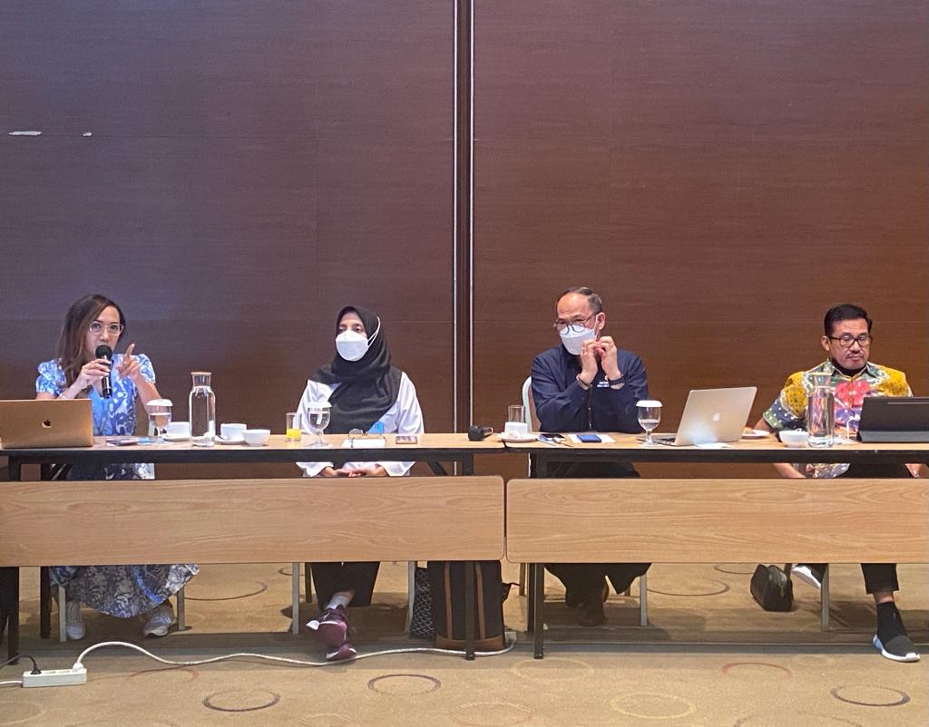 UNDPIndonesia's tweet photo. UNDP in partnership with @uni_eropa is supporting a Task Force to formulate a regulatory instrument for the Nat'l Strategy on Business &amp; Human Rights as guidance for gov't and businesses on responsible business conduct. #bizhumanrights @Norimasa_UN @SujalaPant https://t.co/ggcD9UyGgz