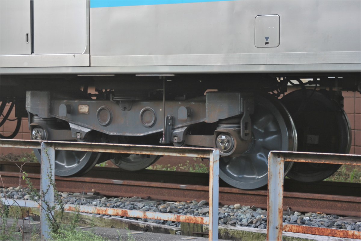 ◇浦和電車区209系 2種類のドアエンジン 209系0番代では側扉の駆動方式