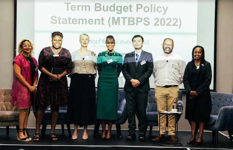 UNICEF_SA's tweet photo. On Wednesday, UNICEF SA, @mailandguardian & @PSAM_AFRICA a hybrid Critical Thinking Forum reflecting on the Medium Term Budget Policy Statement (#MTBPS2022), with a focus on getting the economy functioning at a high enough level to make a dent in rising poverty & inequality. https://t.co/3g27Ks0aOo