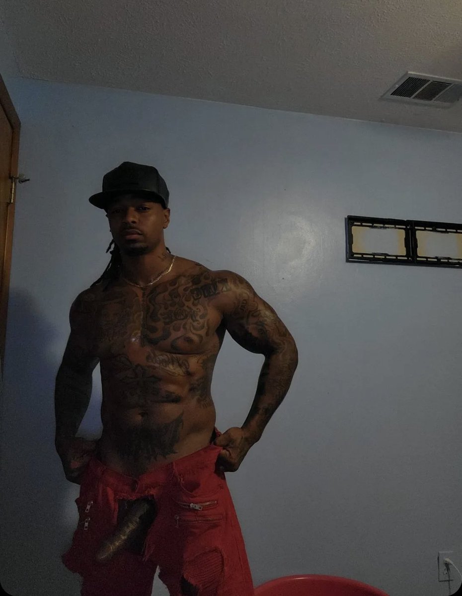 BlkStrippers's tweet photo. https://t.co/4QMC8UCae4