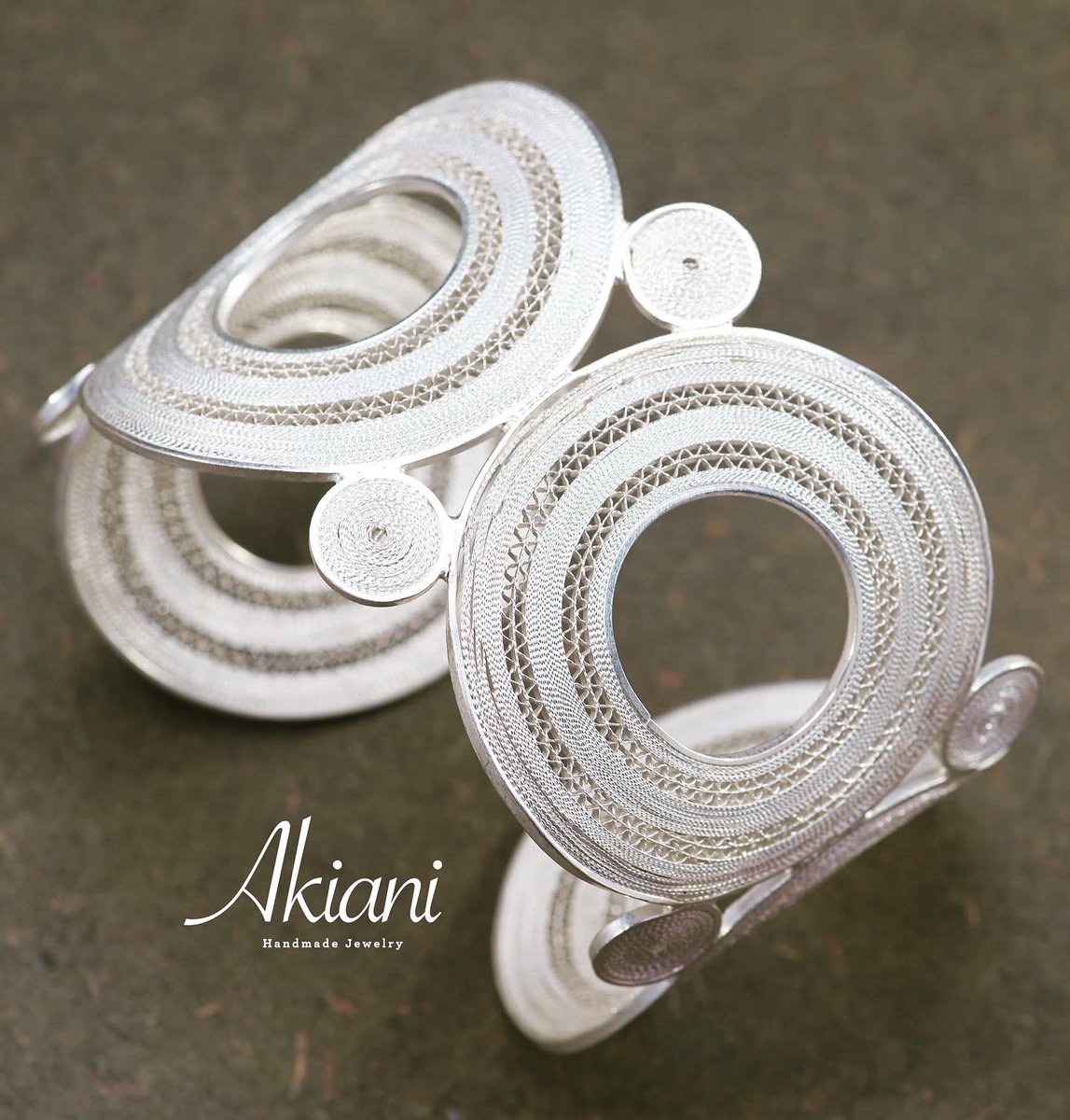 Akiani Handmade Jewelry tweet media