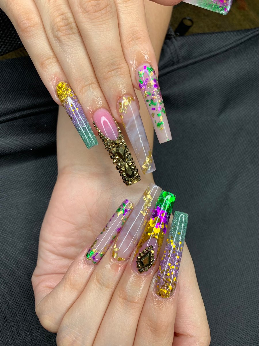 jimberlin__'s tweet photo. Trying to BUILD my CLIENTELE!🫶🏼
L👀KING FOR (5) FREESTYLE NAIL MODELS! $75 (L-XXL) 
Must be okay w BIG BLING &amp; CHARMS!
deposit REQUIRED - IG:slayedbyjay___
REAL clients TAGGED!! No scams! 🙅🏽‍♀️
SE #HOUSTON | 77089📍

PLEASE #share, my future Nail babe could be on your TL. 🥹🤍 https://t.co/ichHAff91N