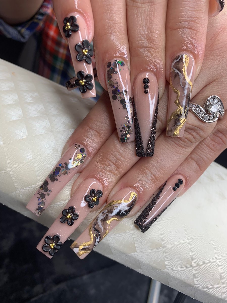 jimberlin__'s tweet photo. Trying to BUILD my CLIENTELE!🫶🏼
L👀KING FOR (5) FREESTYLE NAIL MODELS! $75 (L-XXL) 
Must be okay w BIG BLING &amp; CHARMS!
deposit REQUIRED - IG:slayedbyjay___
REAL clients TAGGED!! No scams! 🙅🏽‍♀️
SE #HOUSTON | 77089📍

PLEASE #share, my future Nail babe could be on your TL. 🥹🤍 https://t.co/ichHAff91N