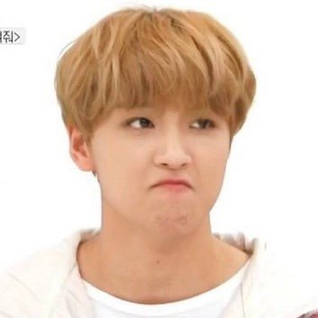 #도동
                                             나 팥붕
뭔소리야?
너가 슈붕 골랐자나
                           슈붕도 먹고싶었다고
욕심쟁이네
                                                .......
알았어 한입 먹어..
                                                  ㅎㅎ