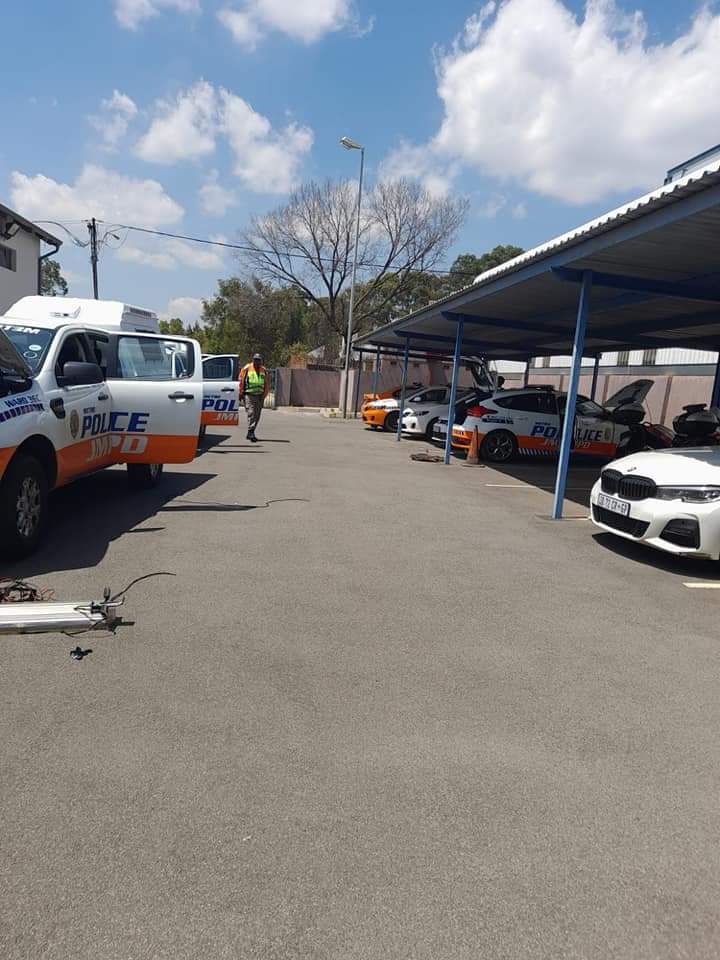sa_crime's tweet photo. Former Joburg Mayor Dada Morero alleged that today @Avis is removing all its rented cars from @JoburgMPD due to none payment from @CityofJoburgZA. https://t.co/UceBp8MRxE