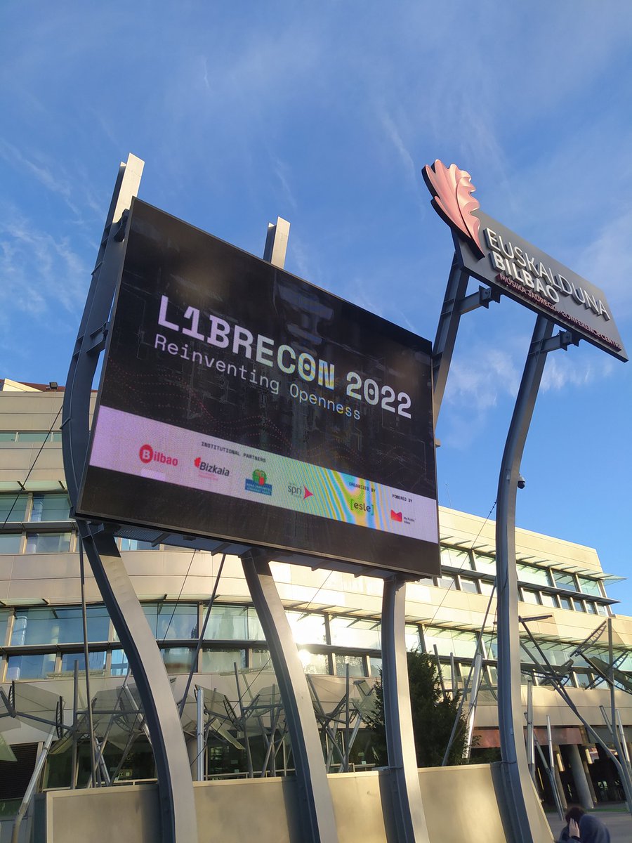 raulperez0481's tweet image. Bueno, pues ya estamos en la #librecon2022 para ver tendencias sobre el empleo y formación y poder implementarlas en @Saregune