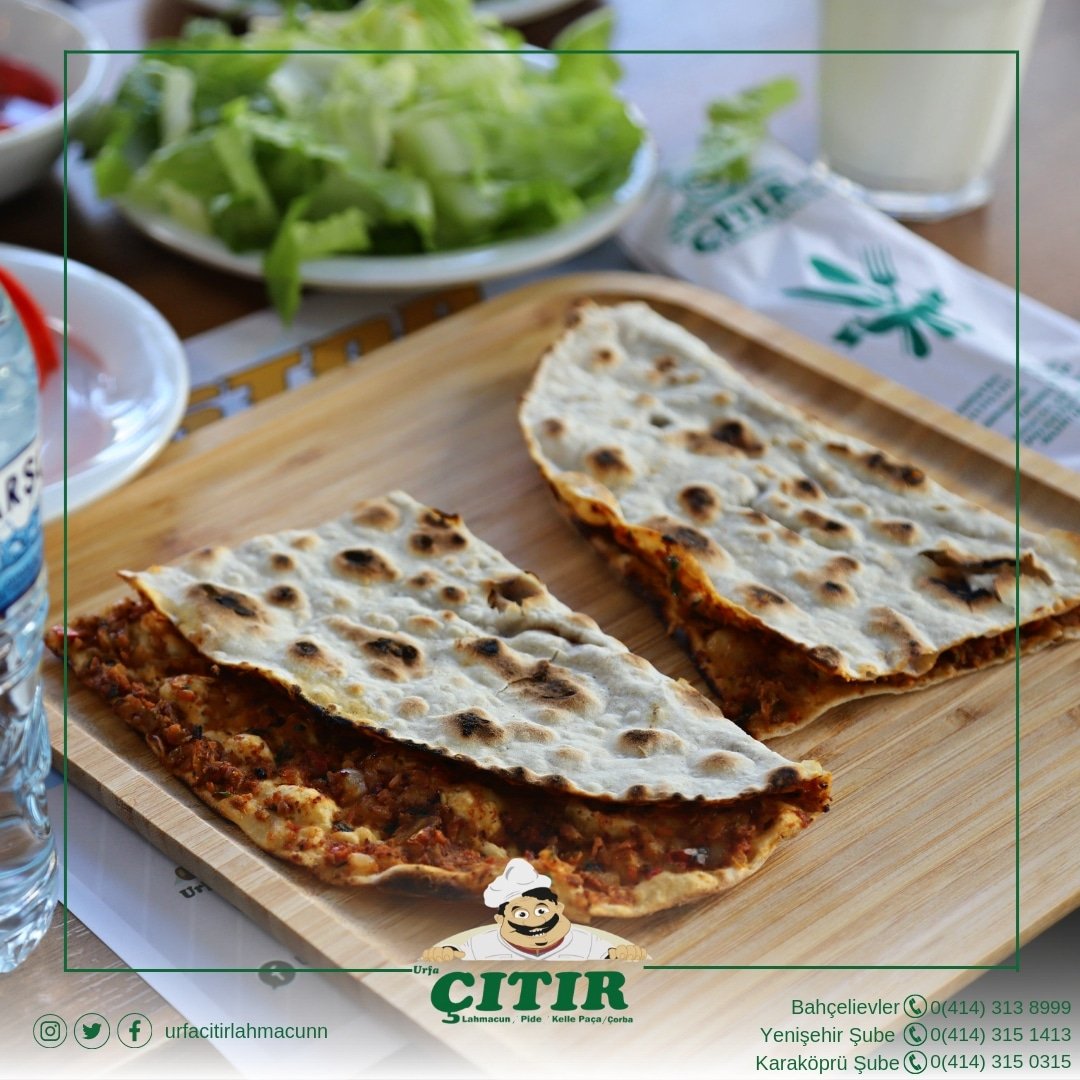 urfacitirlahmcn's tweet photo. Vardır herkesin Lahmacun aşığı bir arkadaşı 👥 etiketle 👇
#lahmacun #carsamba #neyesem https://t.co/q8pjMRWt8j