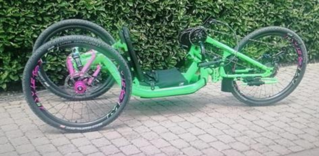 #Diebstahl: hochwertiges #Handbike

Mein Freund Robert sitzt im Rollstuhl. In der Nacht von 14 auf 15 November wurde in Berlin sein Handbike gestohlen. Es ist sehr markant in grün und lila. Er bietet 1.000 Euro Finderlohn, damit er wieder radeln kann. 

#RetweeetPlease