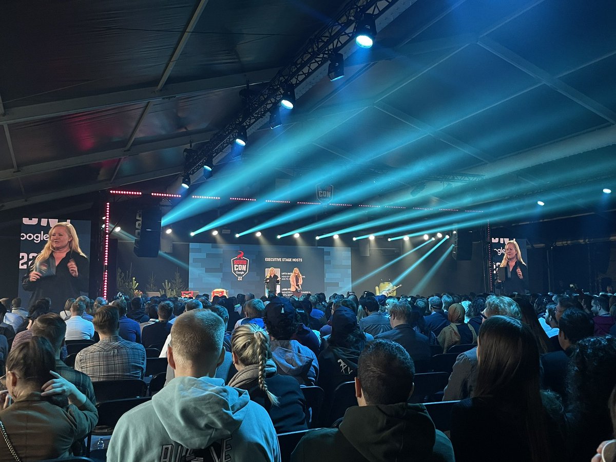 henriettaHki's tweet photo. ✨It’s beginnng to look a lot like RovioCon✨ #RovioConGoogle22 /w @lottabacklund https://t.co/jeOPNEtnxP