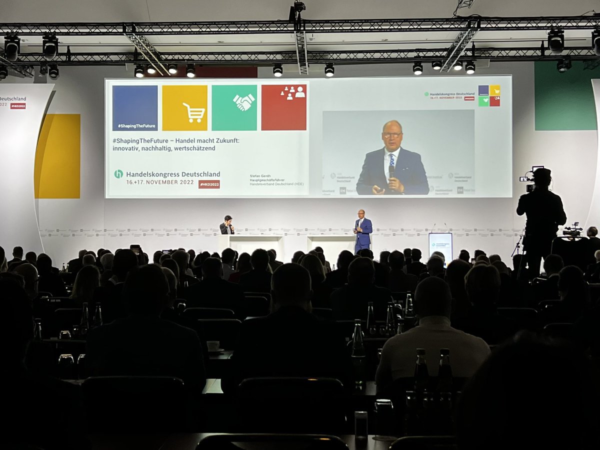 m_sahlender's tweet photo. @HKD2022 just started under the motto #ShapingTheFuture in Berlin. Perfect to exchange with the @Mirakl team about the huge potential of #Marketplace in order to win in the era of #PlatformEconomy 
#Handelskongress #HKD2022 @dunjahayali https://t.co/8eU6QRvirR