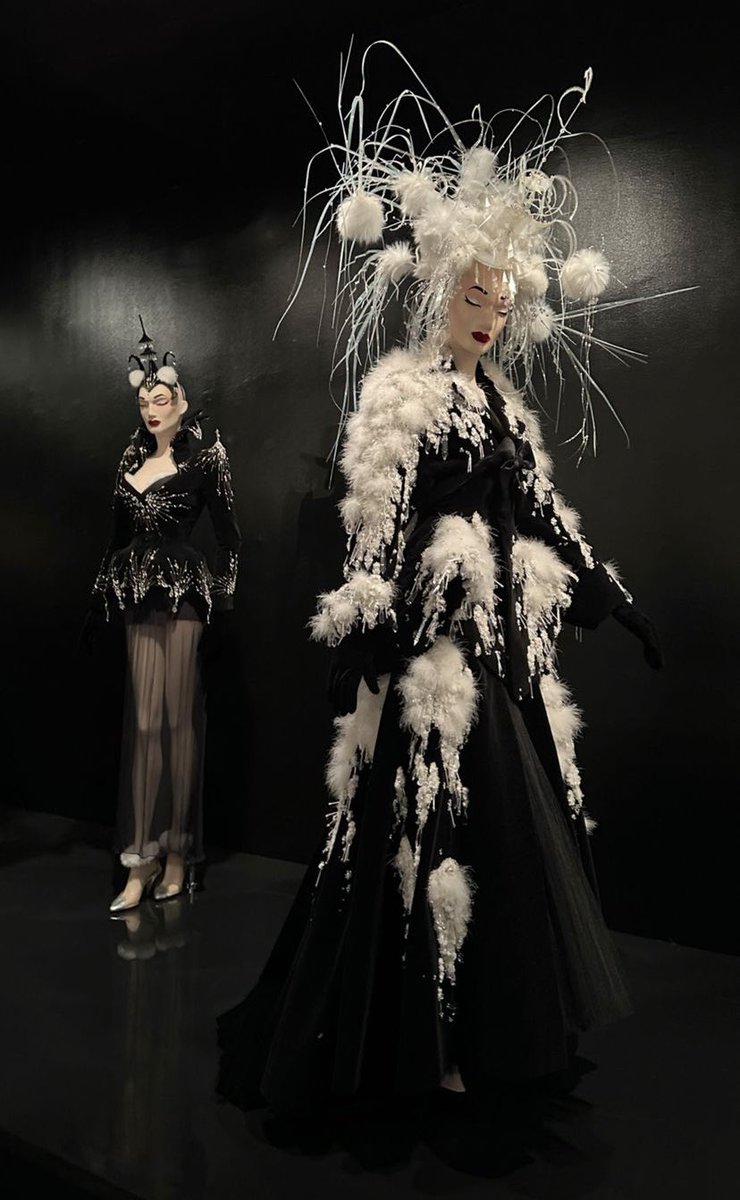 jacquemusx's tweet photo. Somebody take me to the Mugler “Couturissime” exhibition https://t.co/Q6ZACNCJQl