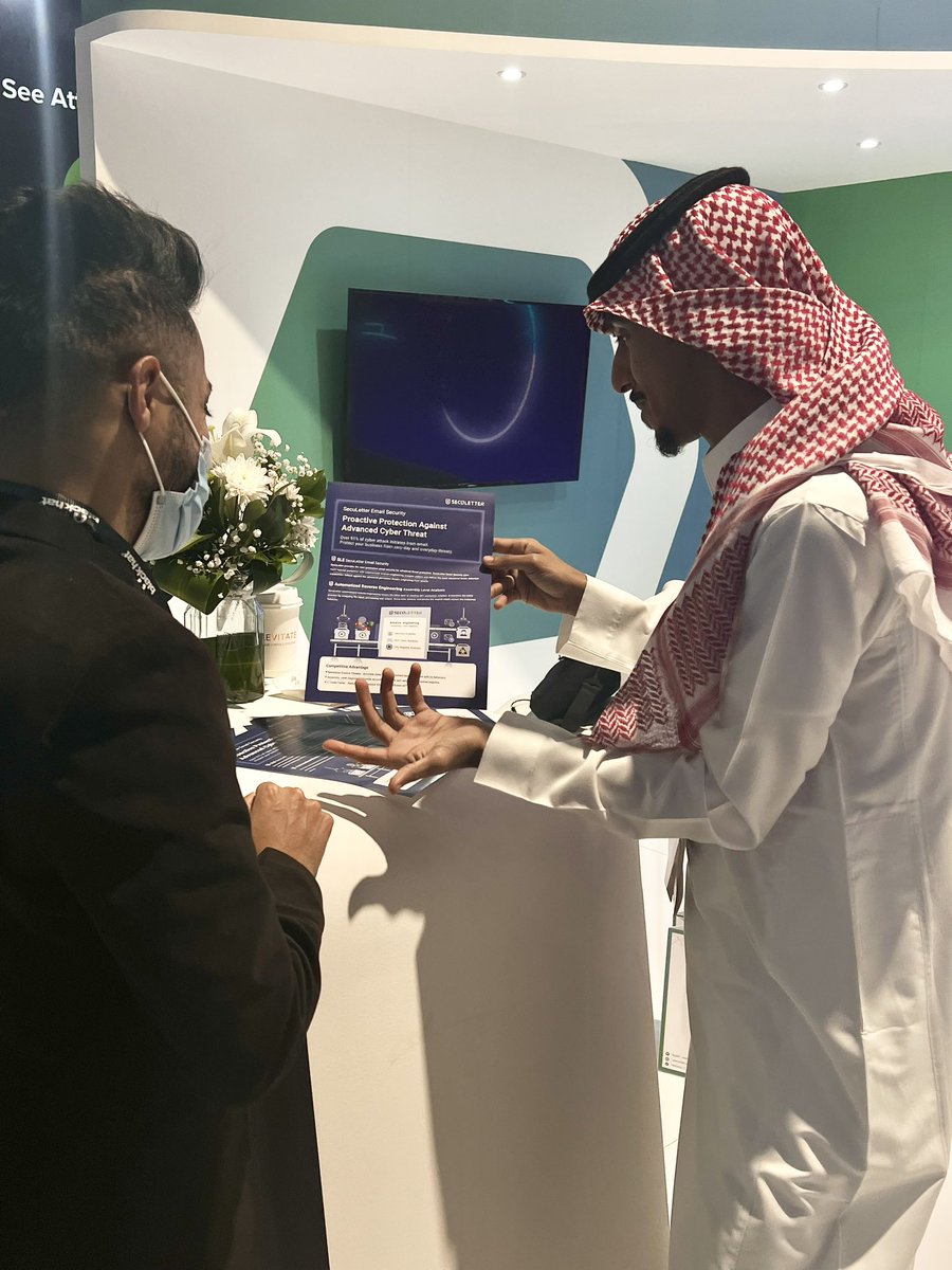 BestIT_SA's tweet photo. جانب من وجود SecuLetter في Blcak Hat لليوم الثاني تعال وقم بزيارة #secuLetter #بلاك_هات22 https://t.co/6RvsdNc5mD