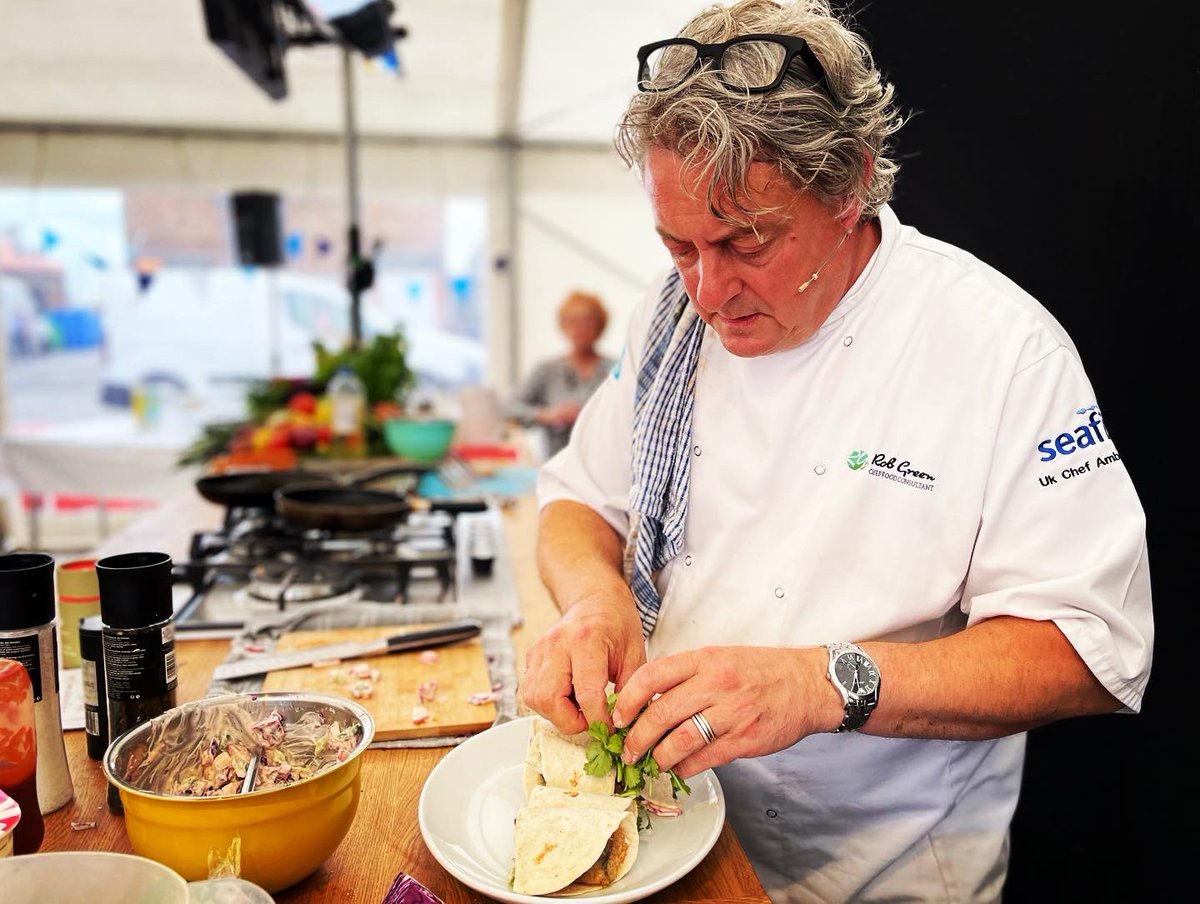 Yorkshire Seafood Kitchen’s @RobGreenchef is @SeaGrown Southern Star for a pop up event on Sat 19th Nov, in partnership with #WildEye 🙌From the truck, Rob is giving away amazing seafood tasters, from crab pizza to smoked haddock chowder🦀 Find out more👇 ywt.org.uk/events/2022-11…