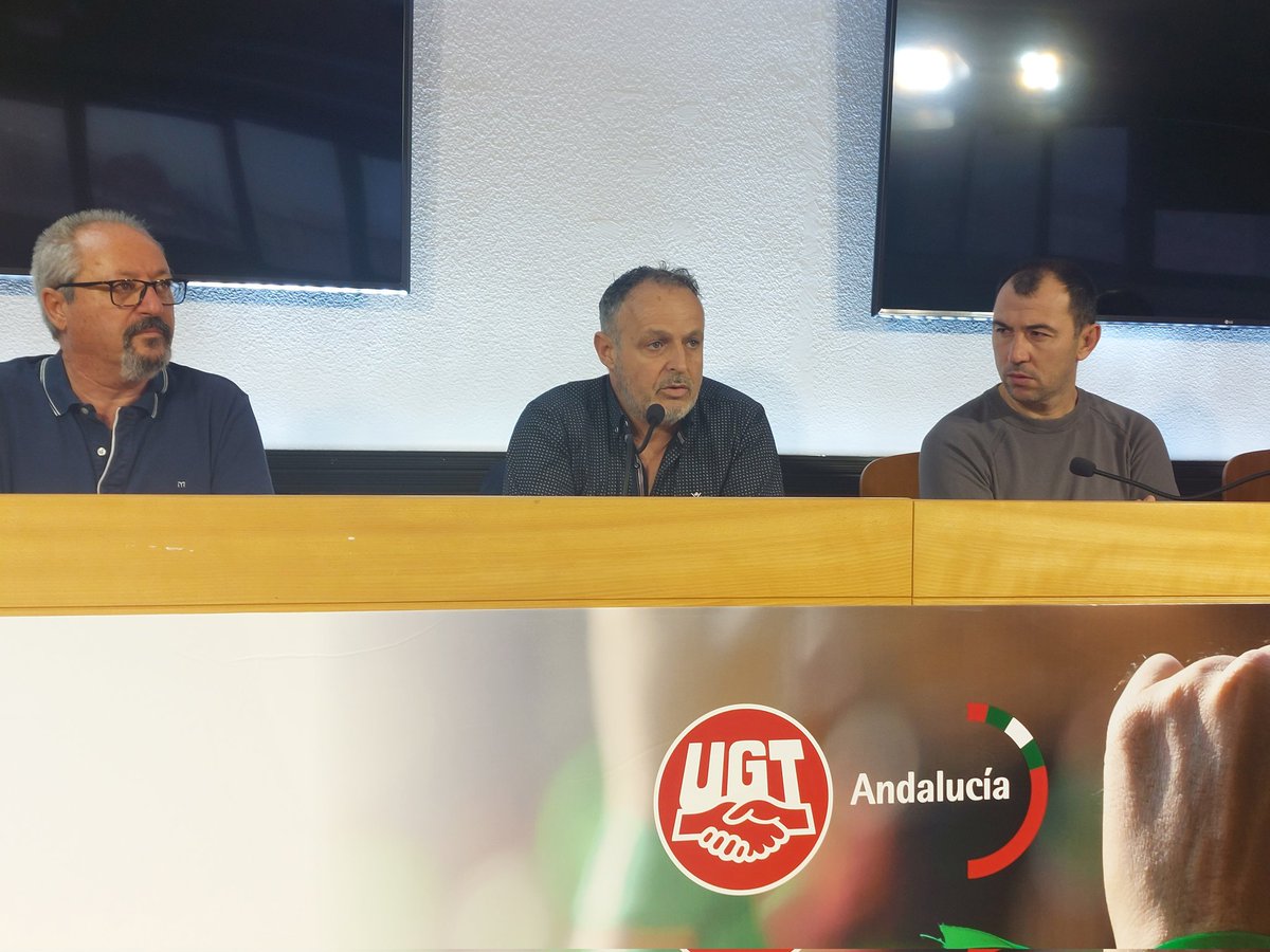 UGT_Andalucia's tweet photo. 🗣 Roberto Mora @UGT_FICA
Comenzamos la ronda de asambleas que hoy arrancan en Sevilla para analizar el bloqueo del convenio de Estaciones de Servicio, hace un año que comenzamos las negociaciones 

#Convenio #EstacionesdeServicio https://t.co/2UXnK1Ya4Q