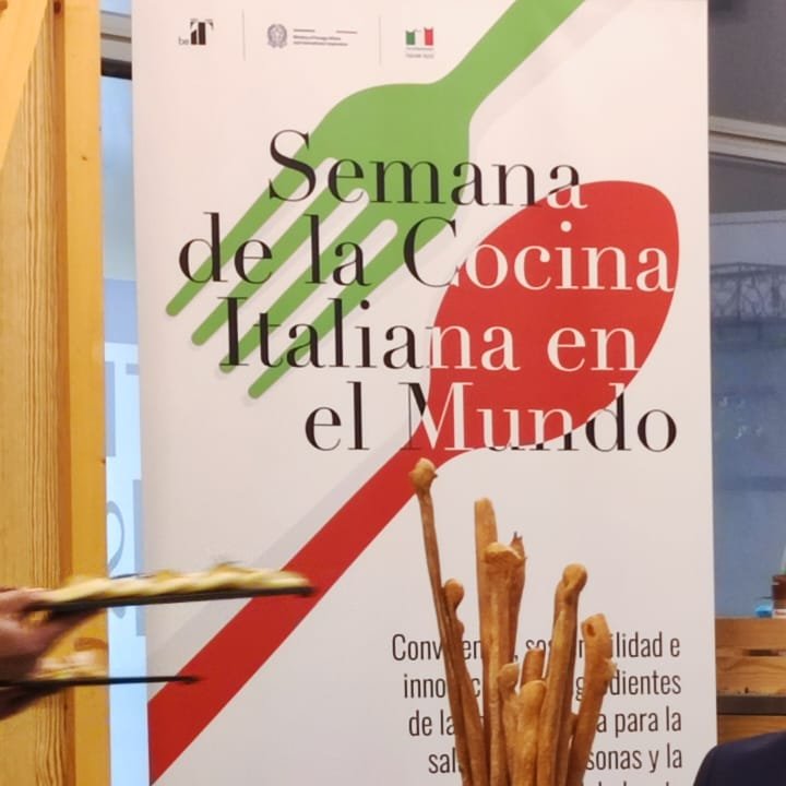 Italy in Spain tweet media