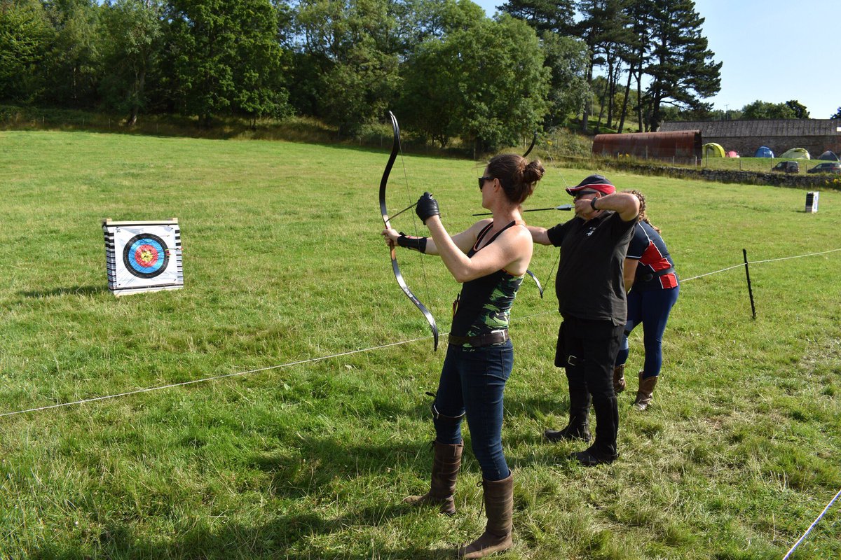bhaatweets's tweet photo. Throwback to the 1st annual Edinburgh &amp; Lothian Mounted Archers Summer Camp, 2019 in Scotland. Sun shone, tents stayed up &amp; folk were put through their paces by the fantastic BHAA Approved Coach Simon Harding 📸: swapping bow hands - resulted in some varied shooting!
#archery https://t.co/WPwR1a2gzp