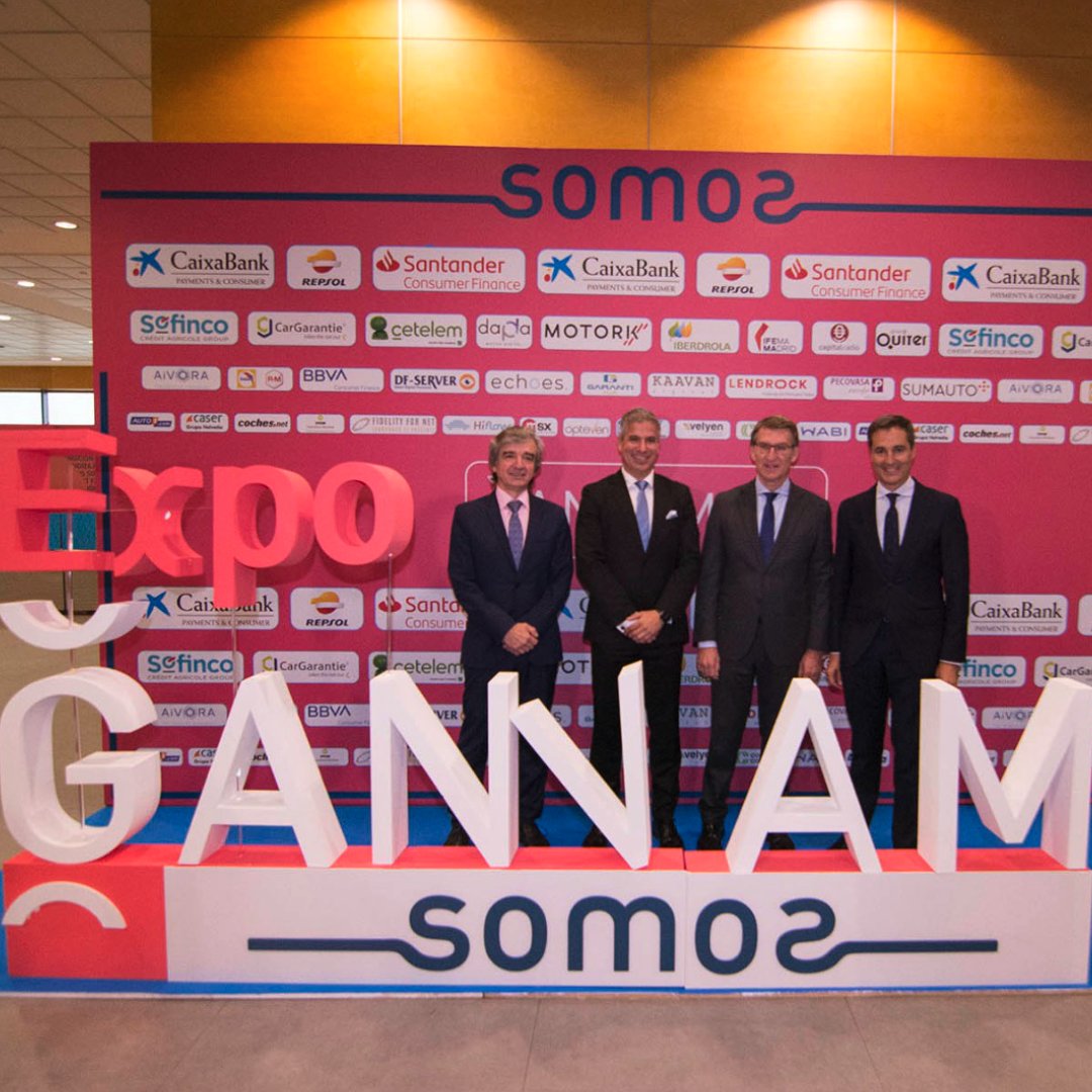 coches's tweet photo. 📸 Estuvimos presentes en #eXpoGanvam, punto de encuentro de más de un millar de profesionales de la automoción ➡ Con este evento, @GanvamOficial  subraya su labor de red de apoyo del sector en esta transformación digital y ecológica 🚗 https://t.co/KuZkWN3lAf