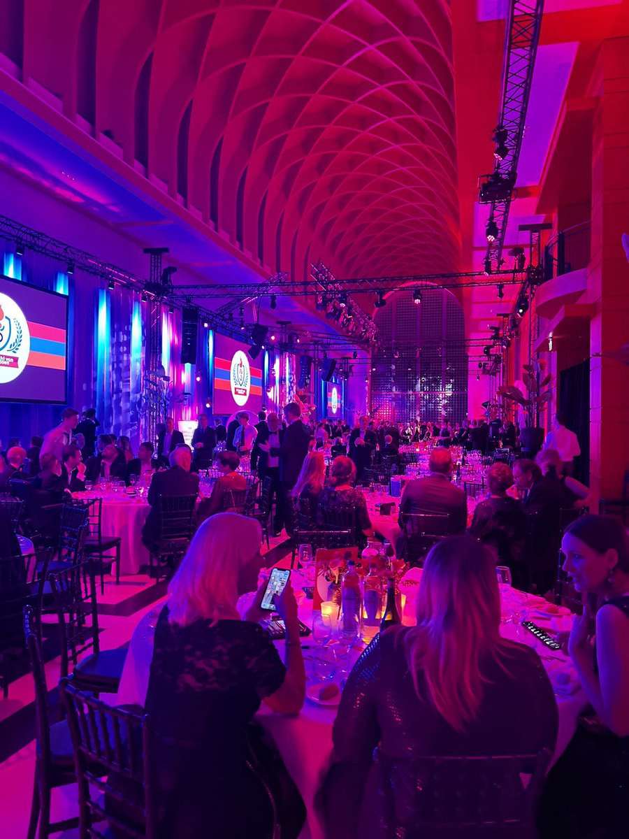 Prachtig benefietdiner met geweldige opbrengst! Dank aan gasten <a href="/toinevp/">Toine v Peperstraten</a> <a href="/evaeikhout/">Eva Eikhout</a> <a href="/fleurjong/">Fleu®</a> en iedereen die ook heeft bijgedragen aan resultaat! We gaan verder met onze missie, in 2030 gehandicaptensport vanzelfsprekend 💪