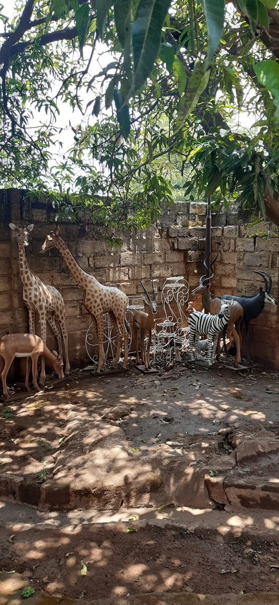 kwachalelo's tweet photo. #OneWordWednesday Gifts:
...giving is good
try something local
something in wood.
...#LocalisLaka πΈ https://t.co/jNWGwXqypM