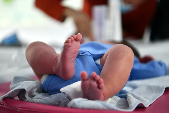 FannyGuine's tweet photo. Alternatives à l’accouchement en hôpital, les maisons de #naissance sont encore peu développées en France. Un projet est lancé à #Thiers, et porté par l’association Éclosió. Une première dans le Puy-de-Dôme.

➡ https://t.co/fE8Z55l9Gf https://t.co/xaHpLkmQUz