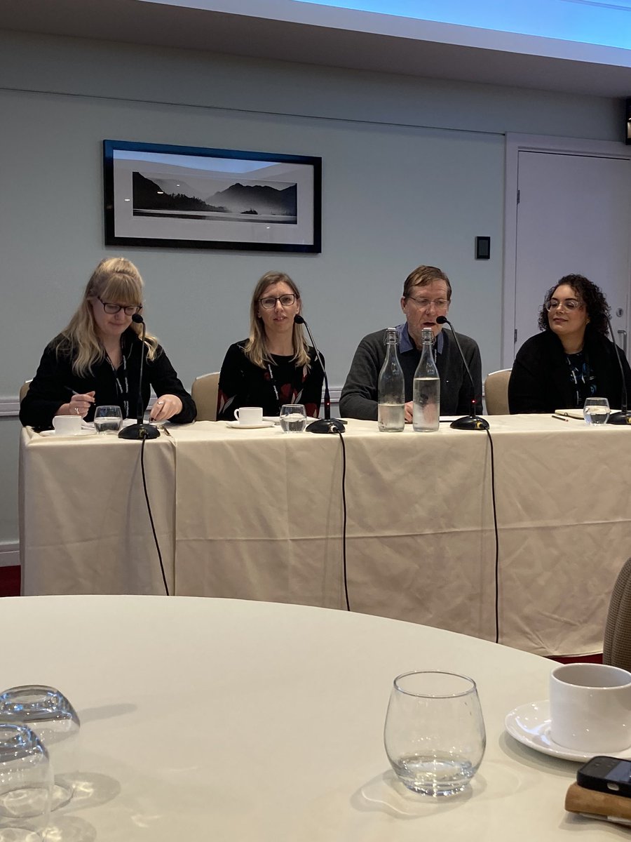 kerrieanndavies's tweet photo. Breakfast session starting @TheKingsFund #KFDiagnostics22 on maximising the use of diagnostics to improve antimicrobial stewardship
@drjanefreeman taking part in the panel discussion
@LeedsMedHealth @LeedsHospitals @CSOSue @Angelafifty https://t.co/8zP89RK26J