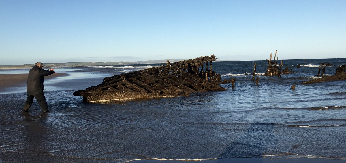 LancasterJane13's tweet photo. Two years ago we walked to Goswick shipwrecks at a mega low Springtide. We walked six miles which felt like sixteen! Itβs a great walk but tahr snacks and check the tide is low! #formercoastguard #goswick #berwickshire #shipwrecks #NORTHUMBERLAND @northcoastaonb @PatrickNorris1 https://t.co/SYJ1LXkgNC