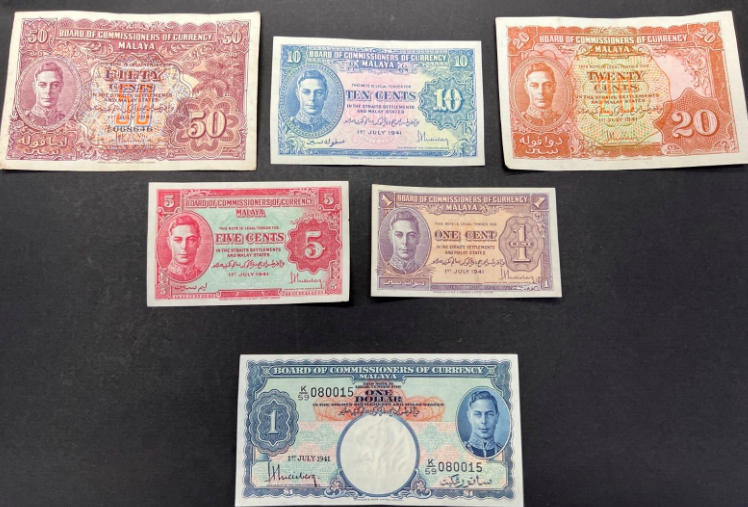 CavalierCoins's tweet image. Coming live on our Auction this Thursday 17/11/22 !!
Check it out we have some fantastic lots.
Malaya 1941 Banknote set Cent notes 50,20,10,5,1 &amp;amp; $1 collectable #collectablebanknotes #rarenotes #numistmaticpapermoney #Malayacents #1941malaya #malayabanknotesets