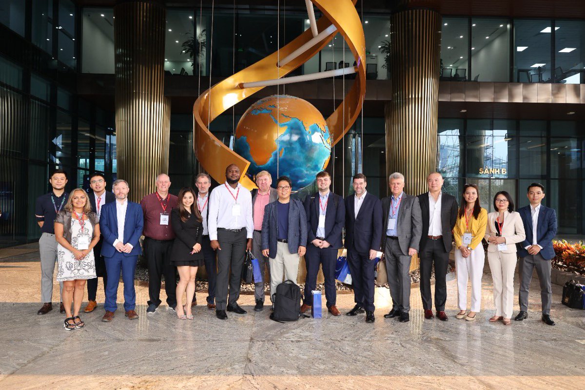 Sam_J_Wood's tweet photo. Last night we concluded the 🇬🇧🇻🇳 #SmartCities Trade Mission. It’s been a pleasure to welcome the first ever delegation of UK companies focussed on #SmartCity solutions. Immense appetite for U.K. solutions to support the modernisation of 🇻🇳 urban centres. 
@UKinVietnam https://t.co/3YrLLUwEm7