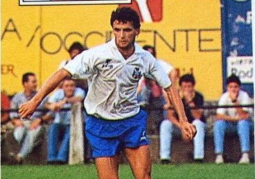 𝙀𝙡 𝘾𝘿 𝙏𝙚𝙣𝙚𝙧𝙞𝙛𝙚, 𝙨𝙤𝙡𝙞𝙙𝙖𝙧𝙞𝙤 𝙘𝙤𝙣 𝙎𝙖𝙗𝙤𝙪 𝙮 𝙚𝙣 𝙡𝙖 𝙡𝙪𝙘𝙝𝙖 𝙘𝙤𝙣𝙩𝙧𝙖 𝙡𝙖 𝙀𝙇𝘼

El pasado domingo, en el <a href="/CDLealtad/">Lealtad de Villaviciosa</a>-<a href="/CDTOficial/">CD Tenerife 🏴󠁧󠁢󠁳󠁣󠁴󠁿</a> de la #CopaDelRey, se homenajeó al ex blanquiazul <a href="/SabouMarcel/">marcel sabou</a>, para darle visibilidad a la enfermedad de la #ELA.