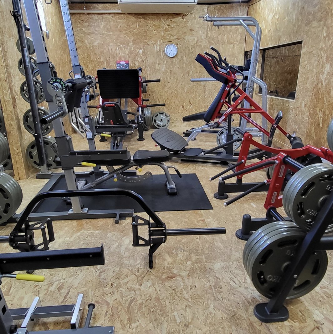 strengthasia's tweet photo. 弊社パナッタモデルジムとして、
10月29日に7110 Training Gymがオープン🎉
納得のいくトレーニングが
納得できるまで行える💪ジムです。
パナッタマシンが20台👏
パナッタマシン見学希望の方は
info@strengthasia.com
までご連絡ください。
住所：山梨県甲府市里吉4-13-6
090-7580-7110ジム専用電話 https://t.co/C48FJeYbWN