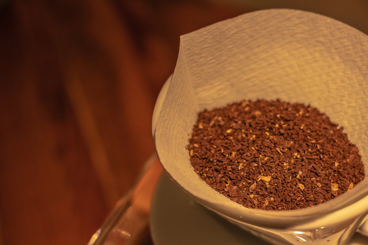 one_coffee_'s tweet photo. コーヒーミルで挽いた粗挽き。粗挽きの場合は粉とお湯の接触時間が長い方が良いので、金属フィルターがおすすめです。
▶︎https://t.co/YmtsOzPxui
#コーヒー #スペシャリティコーヒー #コーヒー豆 #コーヒー豆販売 #コーヒー通販 #コーヒー好き #珈琲 #自家焙煎珈琲 #coffee https://t.co/5XCbaEiR1z