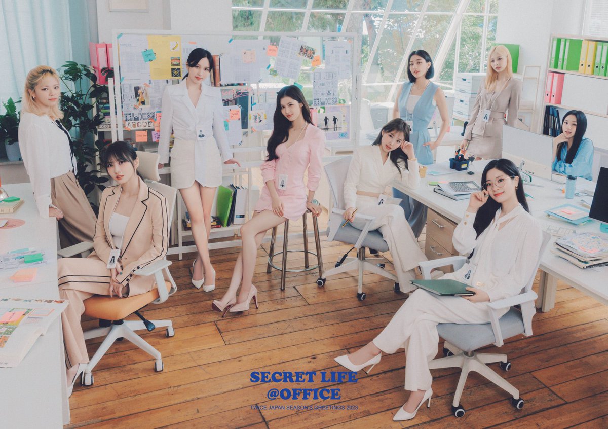 jypesmyoui's tweet photo. office ladies at the morning vs. a rock band at the evening https://t.co/hIwYeADyX0