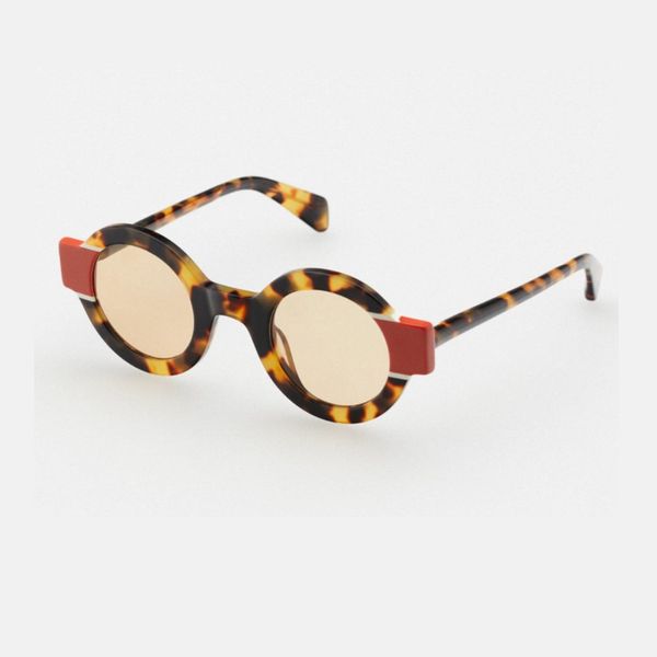PerezSetienOp's tweet photo. Si buscas algo diferente ¡Aquí lo tienes!
#KALEOS nunca deja indiferente.
#eyewear #eyewearfashion #opticas #sunglasses #moda #tendencias #kaleoseyehunters #kaleos #kaleoscollection #kaleoseyewear #Albacete https://t.co/NztSEOftMe
