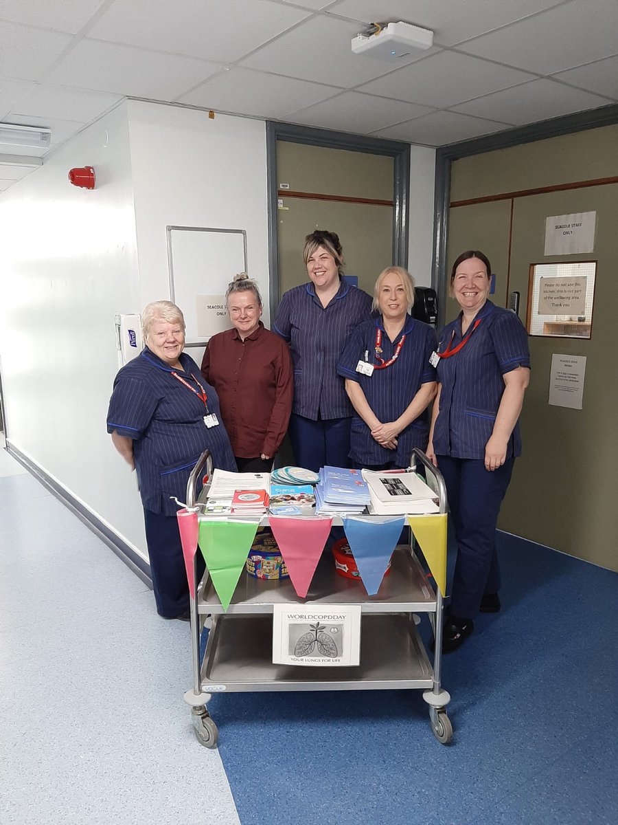 carolynebaker's tweet photo. Raising awareness of COPD at NUH for @GOLD_COPD day. @Stephan96733195 https://t.co/lY8YX6I9jf