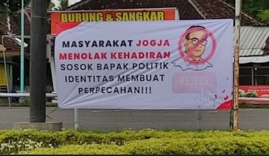 Masyarakat Jogja sudah mewakili kita menolak.. Daerah lain siapkan barisan tolak bapak politik identitas! Setuju, retweet!