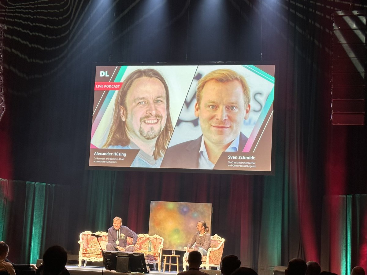 dermellor's tweet photo. „Nach den Jahren der Marketeers kommen jetzt die Jahre der Product People“ prophezeit Sven Schmidt auf dem #DLSummit. Fänd ich gut. https://t.co/YCxt4dAlTb