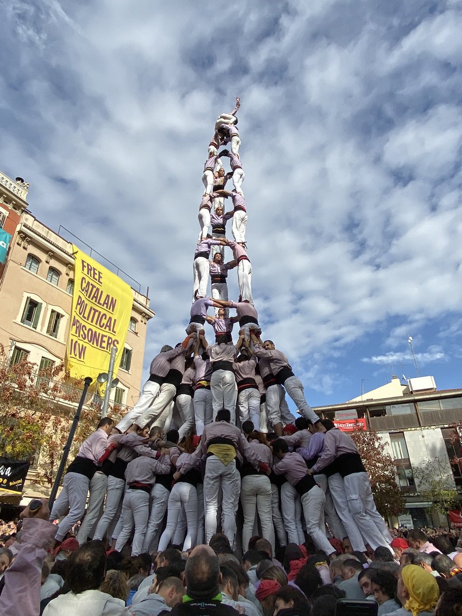 12 anys que els #castells van ser declarats patrimoni immaterial de la humanitat. No he vist mai un castell de 10, però si que vaig viure a la pinya!